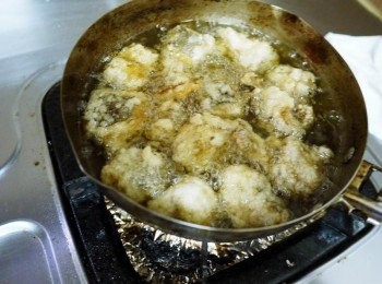 step3: 下油鍋炸至金，黃起鍋備用