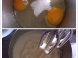 step2: 蛋和幼糖倒入大盆，利用蛋器打至濃稠。