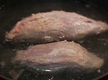 step1: (1) 牛腱洗乾淨，水滾煮5分鐘之後沖水