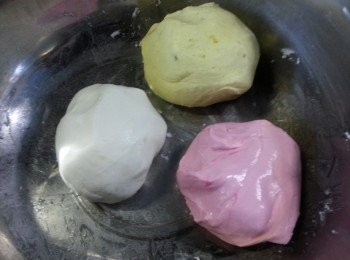 step17: 將三份粉糰蓋上濕布防粉糰變乾身