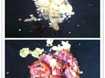 step2: 1取出鍋加入適量的食油，蒜蓉薑片下鍋爆炒，然後加入醃製好的雞肉塊《10分鐘就好》。