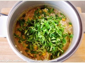 step6: 最後添加已切成段的豌豆嬰來增色後，就能直接盛碗享用。