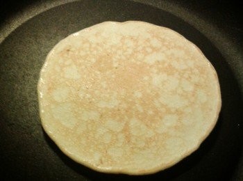 step5: 煎至另一邊呈金黃色，加上糖漿，糖霜，香草冰淇淋等享用！