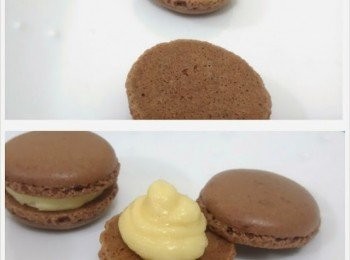 step7: 放入擠花袋擠在餅殼上。