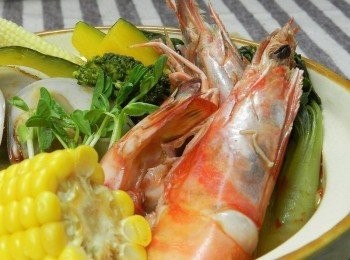 step8: 所有煮好的<span class="group_1">食材</span>擺盤上菜囉!!!!!!!