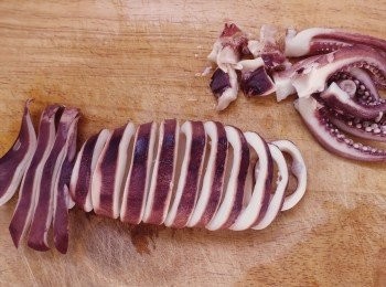 step3: 切方便吃的大小, 沾<span class="group_2">酸辣椒醬</span>來吃~