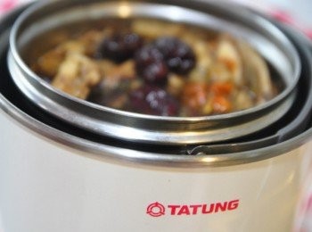 step5: 一開鍋蓋，充滿香氣的燉補香，在夏天一樣可以讓自己涼補一下喔!