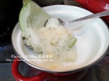 step2: 取出待涼後去核及將瓜肉起出