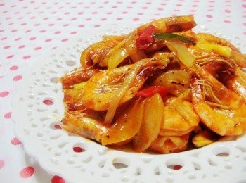 step8: 8.這次使用100%純天然 亨氏番茄醬來做這道料理ˊ 除了口感清新醬汁濃郁外ˊ沒有一般刺鼻的加工味ˊ 吃起來相當的順口ˊ最重要的鈉含量和它牌比較起來少了23%ˊ 更健康了。