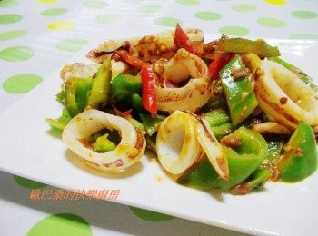 step7: 步驟7夠味又下飯的豆辦醬青椒炒小卷就完成囉~