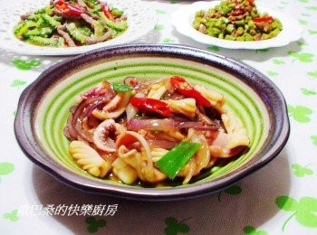 step6: 開胃下飯蔥爆魷魚就完成囉。