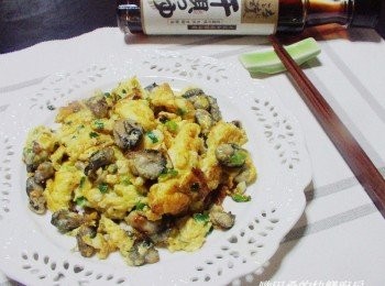 step5: 簡單味美的鮮蚵蔥花炒蛋就完成囉。