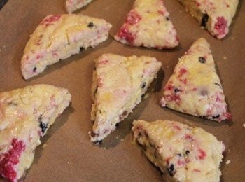 step9: 表面塗上少許全蛋液