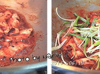 step4: 待湯汁即將收乾時丟進切成細絲的青蔥絲
快速且輕柔地拌炒一下即可熄火起鍋