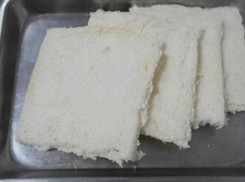 step1: 將白吐司去邊!!