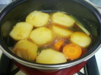 step4: 中小火悶煮15~20分鐘