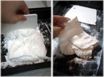 step4: 1.把剩下的糖粉倒入 2.用刮片開始翻揉，讓綿花糖與糖粉結合