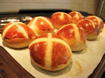 step15: 於350℉/180℃的烤箱中烤15~18分鐘，至表面金黃上色