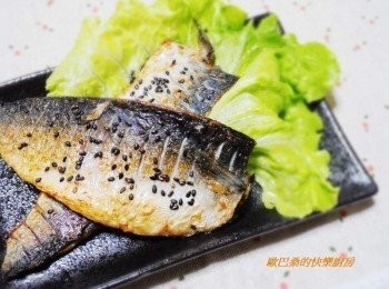 step8: 好魚網除了有這高檔食材也還有許多很棒很平實的魚貨ˊ 像鯖魚就是比較平價的魚片、也是好魚網非常受歡迎的商品ˊ 已經薄鹽醃過ˊ所以不太需要再<span class="group_2">調味</span>ˊ 一般家庭直接煎或烤就能上桌享用，帶便當也超方便。 (下一篇分享詳細做法)^^