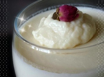 step7: 最後將榴槤醬加入布甸內即可。