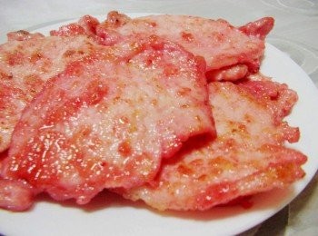 step4: 不像炸的要用一堆油ˊ也不用再次裹粉多洗碗盤ˊ 只要事先多處理些ˊ3天內放冷藏ˊ隨時想吃就能使用哦~ 這是真正家常的好滋味哦~ 也是屬於我自己心裡頭媽媽的味道~