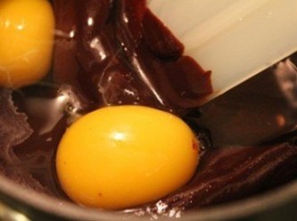 step2: 加入雞蛋 攪拌均勻