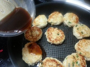 step5: 加3湯匙自製照燒汁