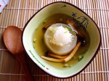 step10: 這道不算是湯品，因為熬煮到最後面的湯汁會越來越少(蘿蔔吸收了)喝起來就像吃懷石料理的感覺 若懶得用鍋熬煮蘿蔔可以用電鍋來代替(外杯一杯水)