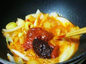 step3: 3接著加入剩下<span class="group_2">調味</span>拌炒均勻