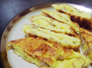 step6: 步驟6簡單美味的菜脯蛋就完成囉~ 菜脯喜歡有口感就維持原來大小ˊ喜歡口感細緻些就切細一點ˊ 可以自己試試味道ˊ如果菜脯味道太淡就加少許鹽ˊ 如果本身已經有鹹味就不必再添加哦~~ 簡單下飯的家常料理ˊ試試看吧~~