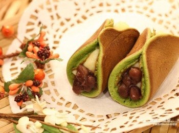 step11: <span class="group_1">抹茶餅皮</span>剩下的麵糊繼續以步驟(5)(6)煎完即可。