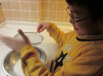 step3: 篩入鬆餅粉至作法2.中