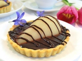 step14: 在冰透的巧克力塔上以少許<span class="group_3">巧克力甘那許</span>裝飾即可