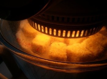 step9: 9-光波爐較200c預熱2分鐘,用高架,先波10分鐘,再反轉波6-8分鐘至金黃即可
可配自製照燒汁或喼汁進食