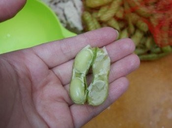 step3: 枝豆去殼只留枝豆仁備用
