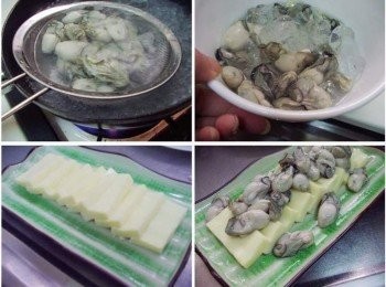 step4: 準備一湯鍋將水煮沸ˊ將青蚵快速汆燙ˊ 撈起泡於冰水中ˊ桂冠芙蓉豆腐切片擺盤ˊ 再將冰涼瀝除水份青蚵擺上