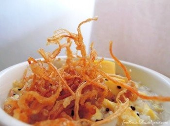step3: 酥炸金针菇脆脆香香的，配上一口粥，很赞·！ 


更多精彩圖文食譜在 http://foodbowlclub.wordpress.com/ 
FB粉絲專頁 https://www.facebook.com/foodbowlclub
