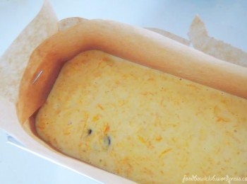 step3: 把混合好的面糊倒入蛋糕盘里，再蒸20-30分钟至完全熟透为止。