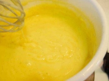 step6: *直到卡士達醬呈現可以畫線慢慢消失的糊狀即可熄火。