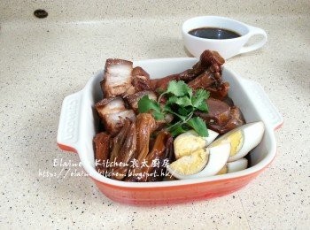 step12: 將滷水汁再煮滾淋在材料上 , 放上芫茜裝飾即可