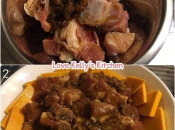 step1: <span class="group_2">排骨調味料</span>醃30分鐘；南瓜去皮切薄片，然後舖在蒸碟上備用；