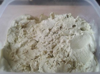 step3: 再將冰淇淋放入冷凍庫約一至兩小時即可