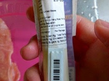 step1: 豬肉片用醃料醃製15分鐘，string cheese撕開成絲備用。