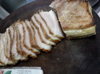 step6: 將五花肉抹干水份切片