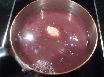 step5: 再加入二砂糖攪拌至融化。