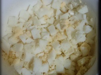 step4: 4.將冾好的雞蛋脫去殼。