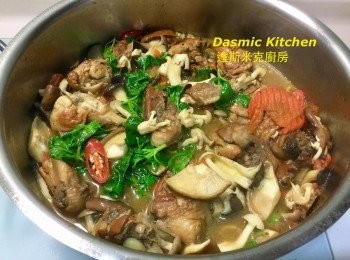 step10: 最後放入九層塔， 拌炒約30秒、起鍋