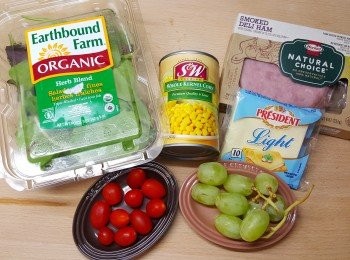 step1: 準備好所有<span class="group_1">材料</span>，將沙律菜洗淨，隔水備用。