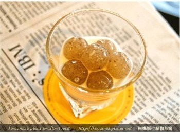 step4: 最後將熱鮮奶直接倒入置玻璃杯中，攪拌一下，即可享用！