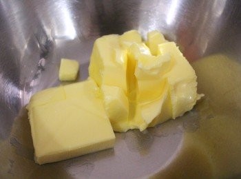 step2: 牛油室溫軟化。